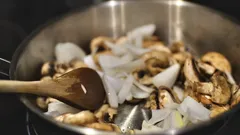 Správná příprava zaručí plnou chuť i bezpečí smažených hub